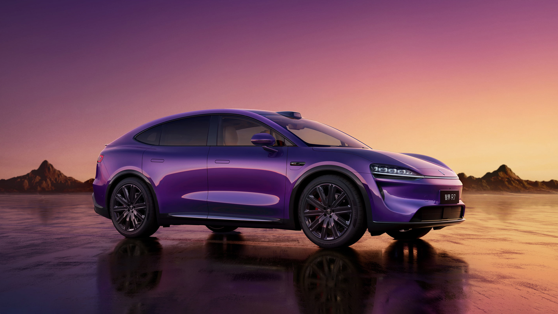 Гибридный автомобиль Luxeed R7 PHEV